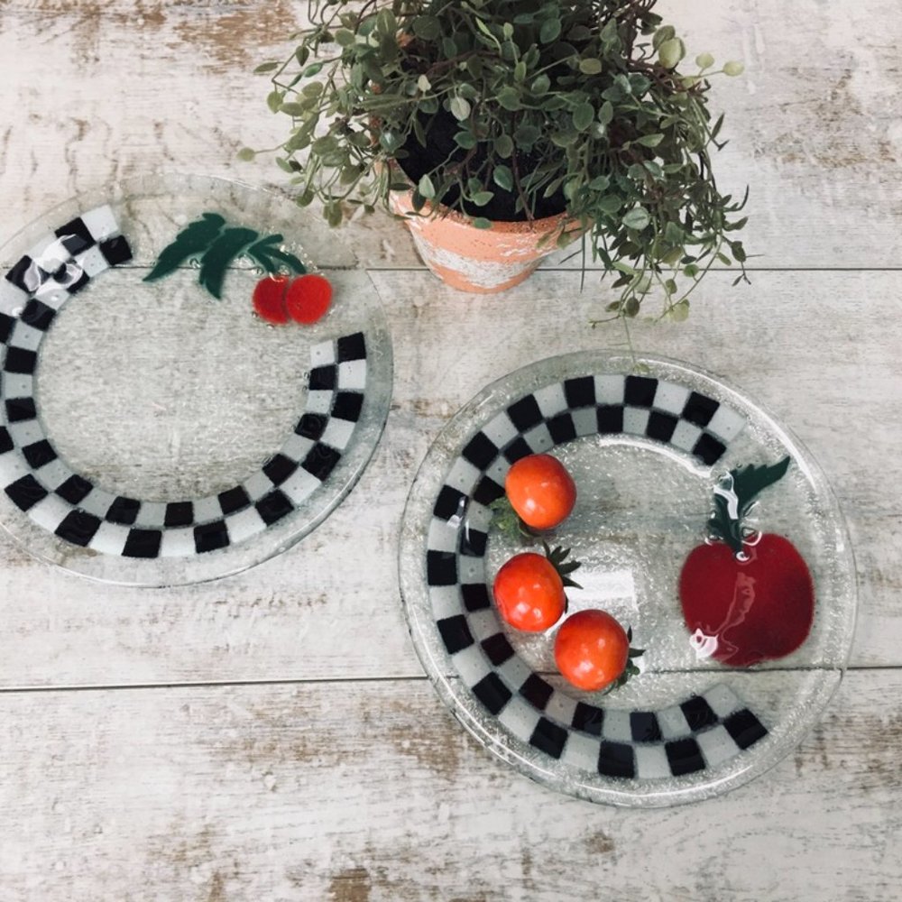 FIRM! RARE VINTAGE Peggy Karr Checkerboard Tomatoes Plates (2)